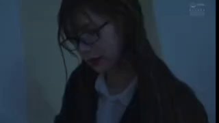 身材苗條長發美女主播性感漏奶裝單腿黑絲道具大JJ 床上抽插自慰呻吟誘惑喜歡不要錯過